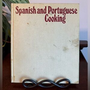 VINTAGE Spanish and Portuguese Cook Cooking Recipes 1973